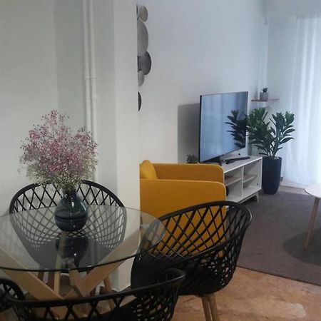 Апартаменты Elegant & Charming Apt. In The Hilton Area Афины Экстерьер фото