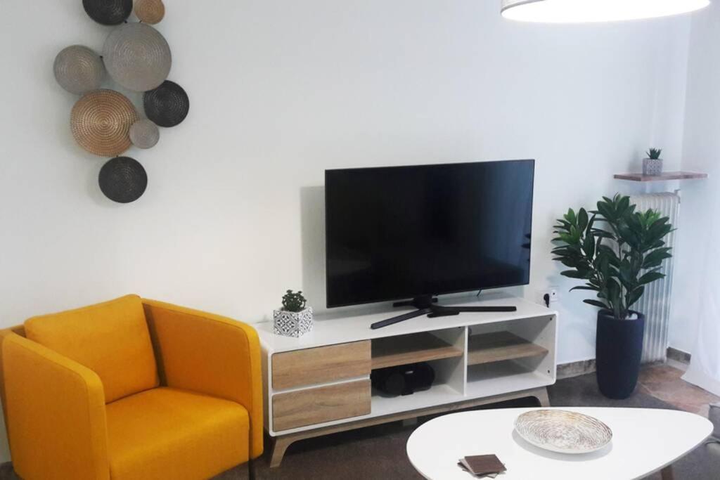 Апартаменты Elegant & Charming Apt. In The Hilton Area Афины Экстерьер фото