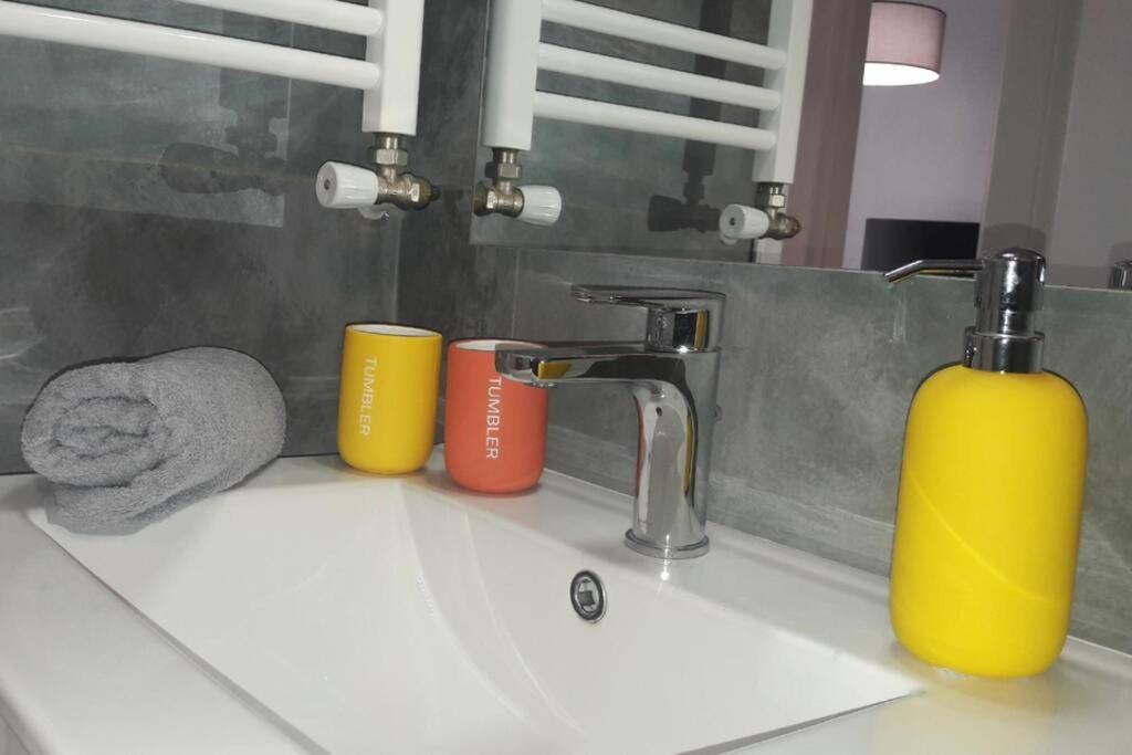 Апартаменты Elegant & Charming Apt. In The Hilton Area Афины Экстерьер фото